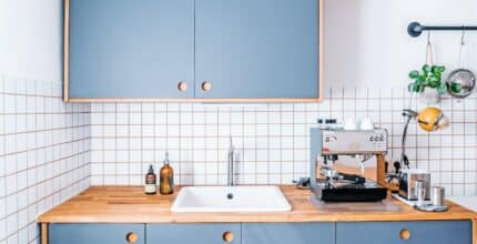 Transformez votre petite cuisine en un espace fonctionnel et moderne